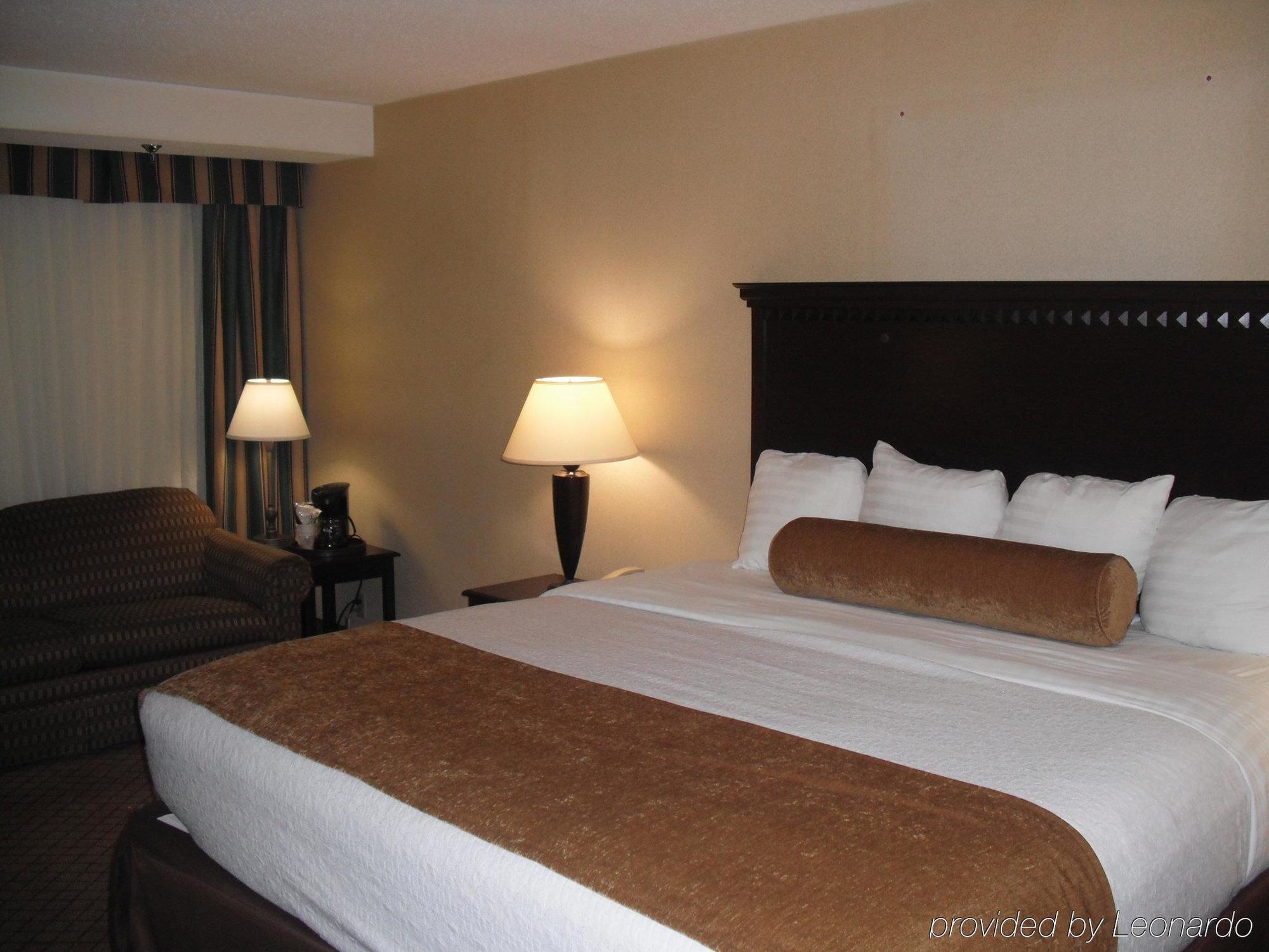 Quality Inn & Suites East Syracuse - Carrier Circle Zimmer foto